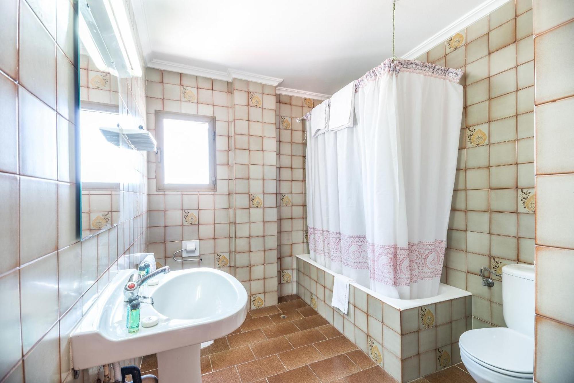 Apartamentos Orosol 2 By Typic Hotels San Antonio  Room photo